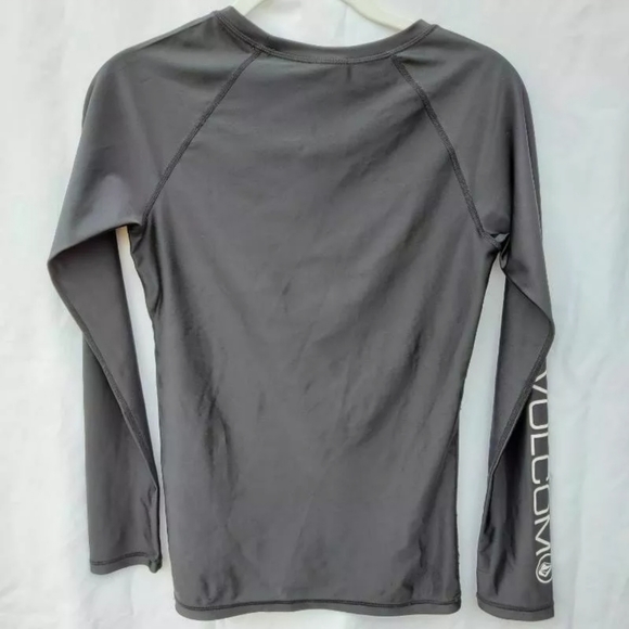 🛑 SALE PENDING... Volcom Long Sleeve Swim Top - Picture 3 of 8